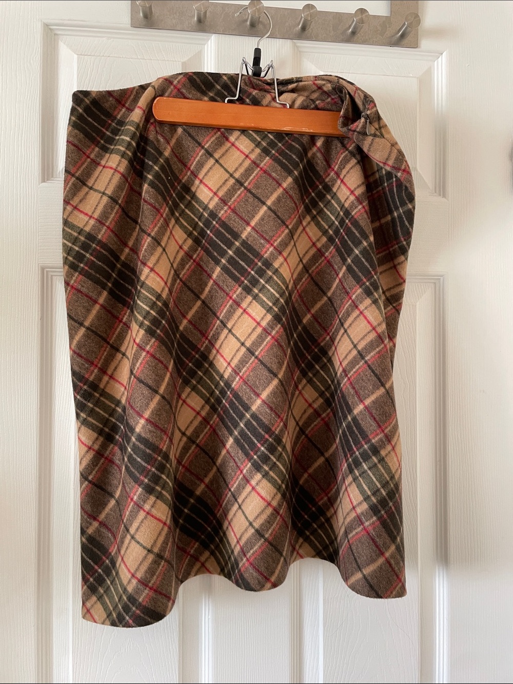 Vintage Ricki’s plaid tartan skirt brown autumn academia librarian